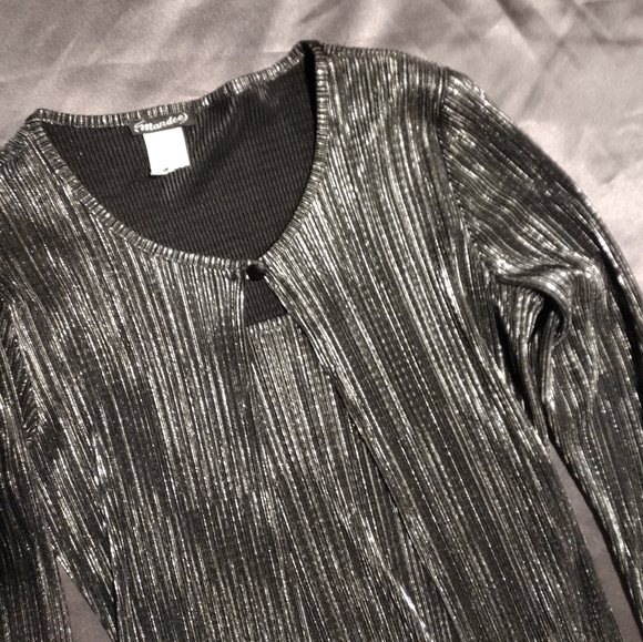 Silver Metallic layered top - Picture 10 of 13